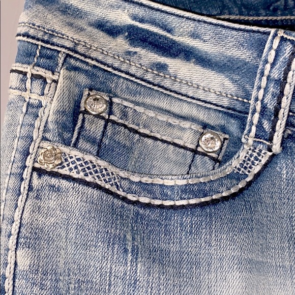Designer Jeans - Picture 9 of 11